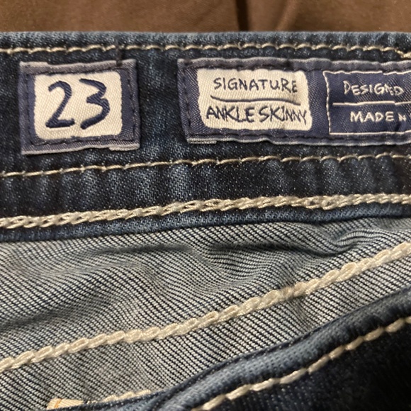 Miss Me Jeans - Picture 8 of 9